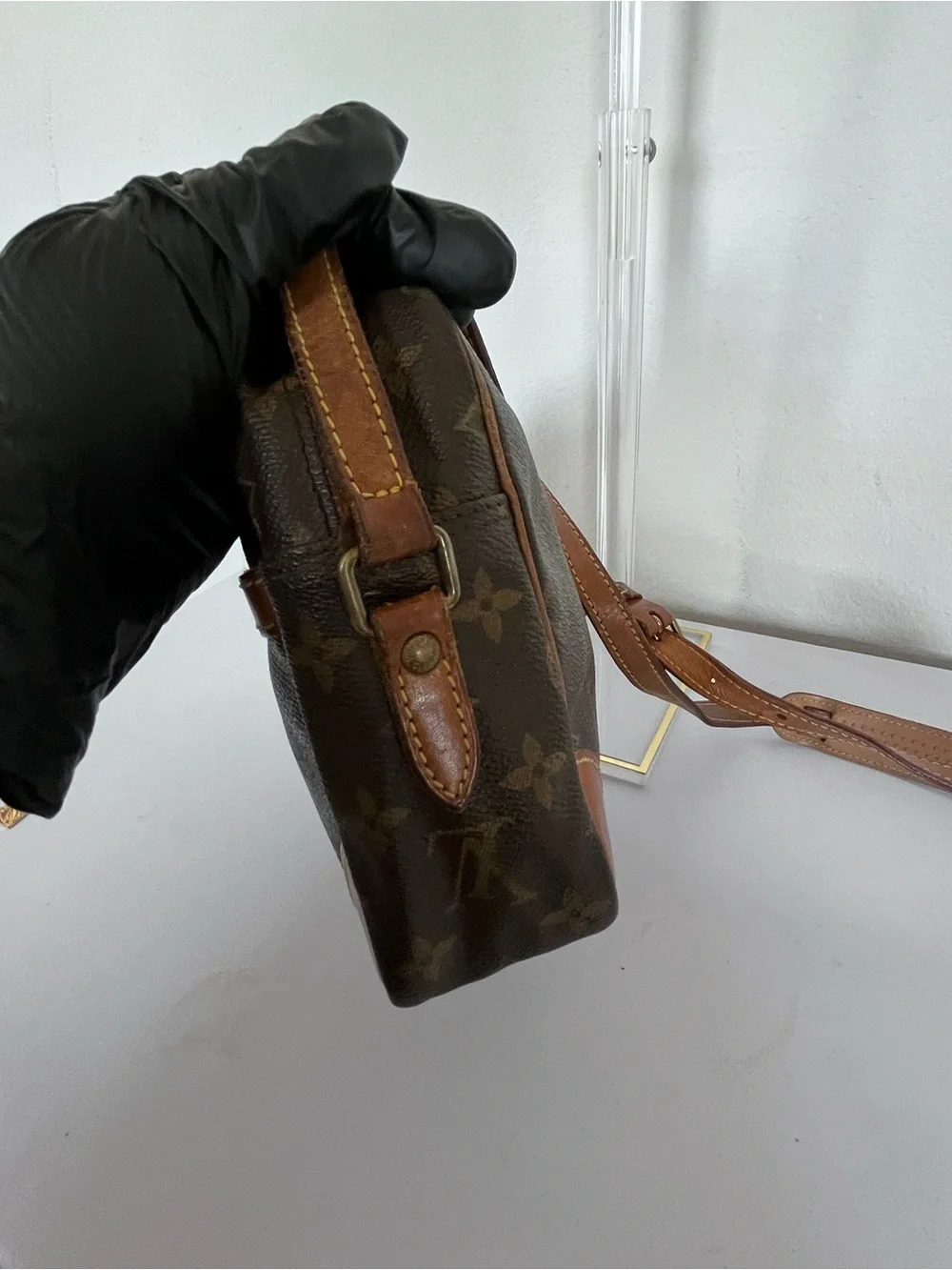 LOUIS VUITTON TROCADERO 27 MONOGRAM SHOULDER BAG.